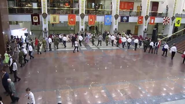 Па де Грас с каской. бал Победы-2017 РГУ им. А.Н. Косыгина 29 апреля 2017 г. смотреть онлайн