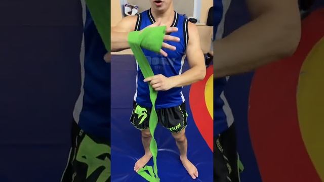 Лучшая обмотка бинтов для спарринга по боксу, кикбоксингу, Муайтай и мма! смотреть онлайн