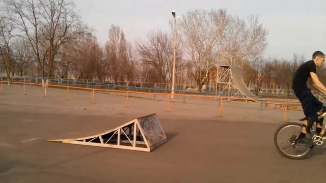 Уиииииииии! MTB Street Noobs RnD на Гребном канале смотреть онлайн