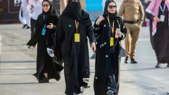 Арабские девушки дома без паранчи ! смотреть онлайн