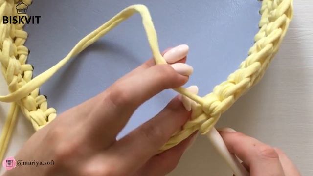 Сумка крючком из трикотажной пряжи | HOW CROCHET A BAG смотреть онлайн