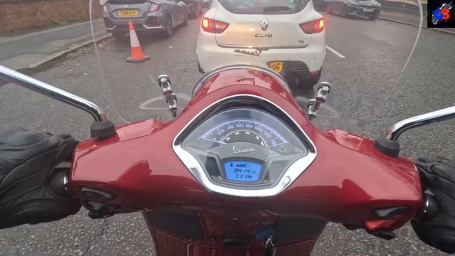 Vespa GTS 300 Touring Review. My Favourite Scooter!