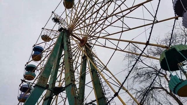 Тихо разваливается чёртово колесо смотреть онлайн