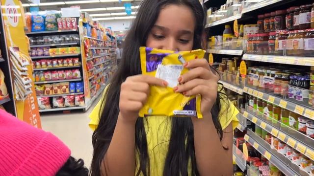 सुपरमार्केट में हैरान कर देने वाले चैलेंज पूरे किए смотреть онлайн