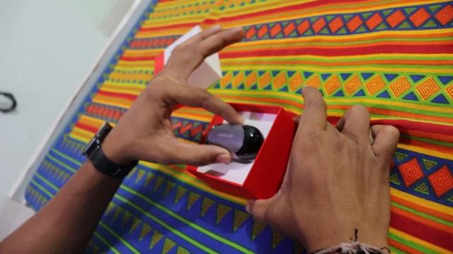 unboxing the all new OnePlus buds z2 (obsidian black). #oneplus #oneplusbudsz2 #unboxing #india смотреть онлайн