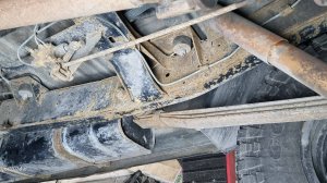 Обработка мастикой с маслом рамы УАЗ Хантер.