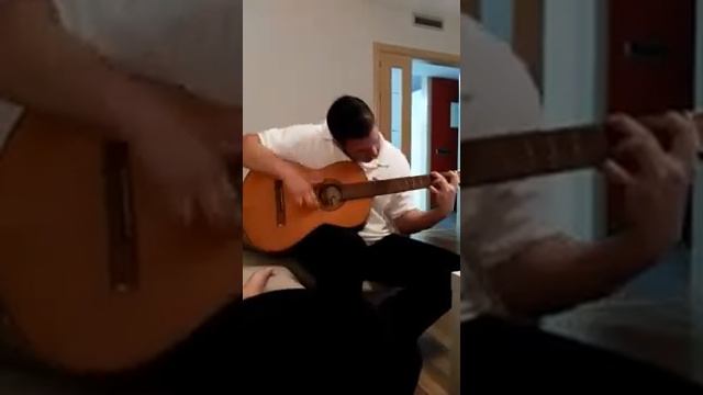 Eric Roma ; "Me han dicho que bebiendo vino puedo olvidarla" 2017 "PARRITA" смотреть онлайн