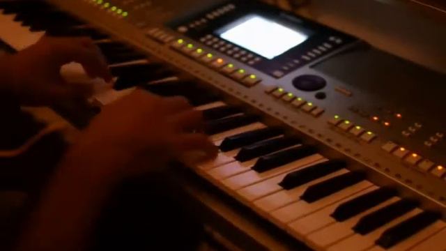 Titanic Piano Theme on Yamaha PSR S910 смотреть онлайн