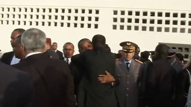 UNE PREMIÈRE SASSOU NGUESSO ROULE PAR TERRE PLEURE SA FILLE AÎNÉE ÉDITH LUCIE BONGO PREMIÈRE DAME смотреть онлайн