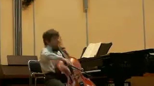 Evgeniy 11 years plays cello. Goltermann. Capriccio смотреть онлайн