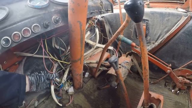 Нашли  почти новый трактор т25, с наработкой -270!!!! моточасов. Осмотр трактора для подписчика!