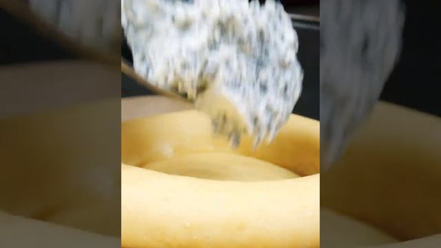 Маковая ватрушка с персиком