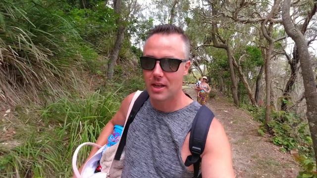 Blue Dolphin Holiday Resort || Yamba || New South Wales || Review + Angourie Pools смотреть онлайн