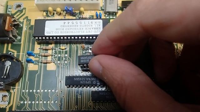 Let's repair a mystical issue with an old 386 mainboard смотреть онлайн