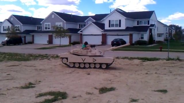 2/5 scale Abrams tank смотреть онлайн