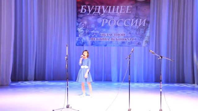 Вальс в исполнении внученьки Дианочки. смотреть онлайн
