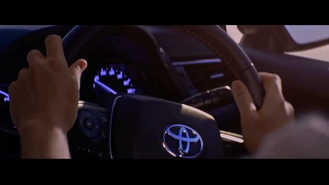 Toyota Camry Hybrid 2019 Review