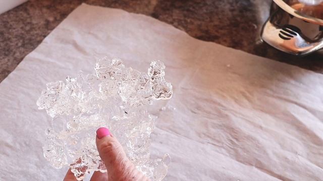 Isomalt Crystal Cake Topper Tutorial! смотреть онлайн