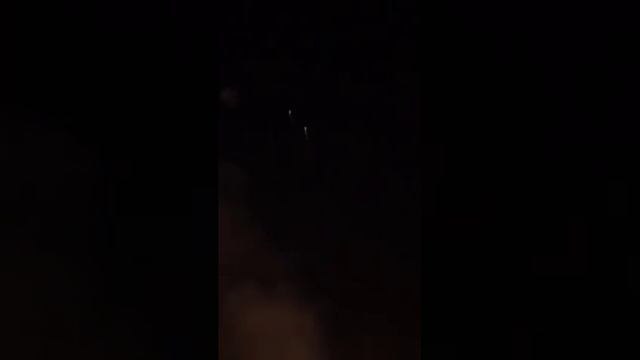 Фейерверк от жителей микрорайона в новогоднюю ночь. Новый год 2019 смотреть онлайн