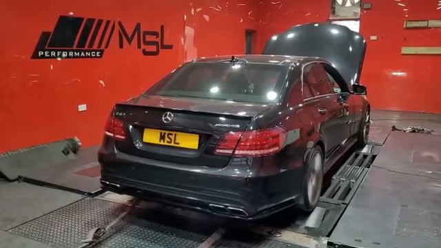 Mercedes E63 AMG in for a custom stage 1 remap and dyno смотреть онлайн