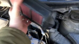 Замена воздушного фильтра Ниссан Х-Трейл Т-31 2008 года своими руками