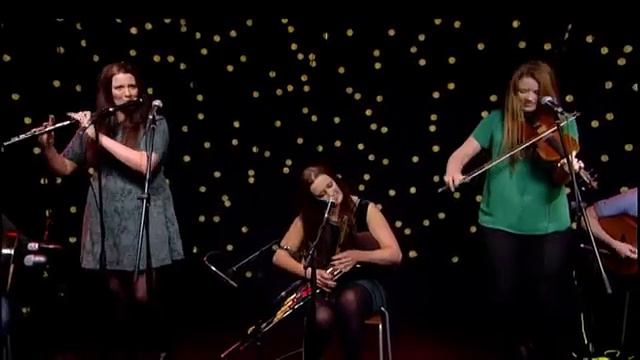 The Friel Sisters - Riverside Show, STV Glasgow. Reels. смотреть онлайн
