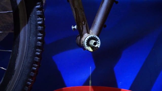 1991 Haro Impulse Comp CroMo ATB. Первый промыв внутри рамы. Лимонная кислота и ржавчина. Часть 3. смотреть онлайн