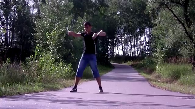 Потрясающее владение нунчаками смотреть онлайн