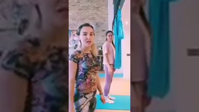 Поза Стула или вис под лопатки. смотреть онлайн