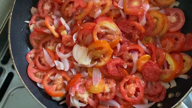 HOW TO MAKE DELICIOUS FRIED INDOMIE NOODLES | stay home and cook смотреть онлайн