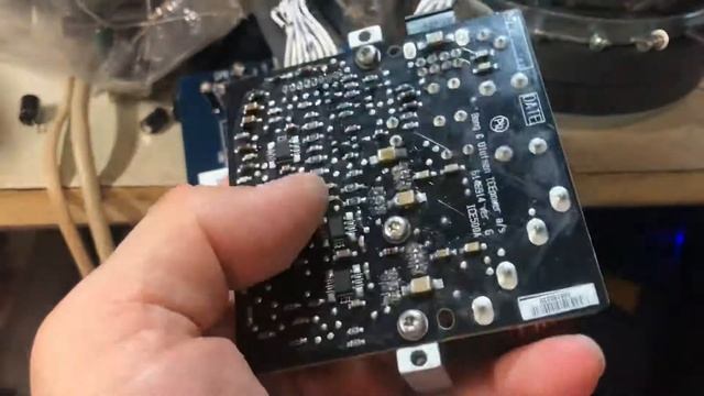 B&W PV1, ICE500A, щелкает в динамике. Хитрый дефект. смотреть онлайн