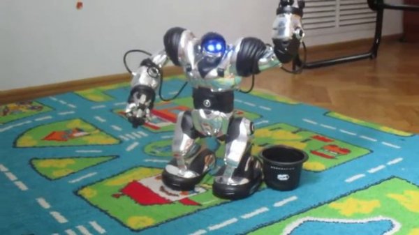 Обзор робота WowWee ROBOSAPIEN (8083)