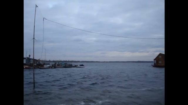 Неожиданно наступили осенние холода / Набережная Волгограда смотреть онлайн