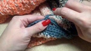 Петли  или отверстия для пуговиц крючком для начинающих. Два способа в одном видео.