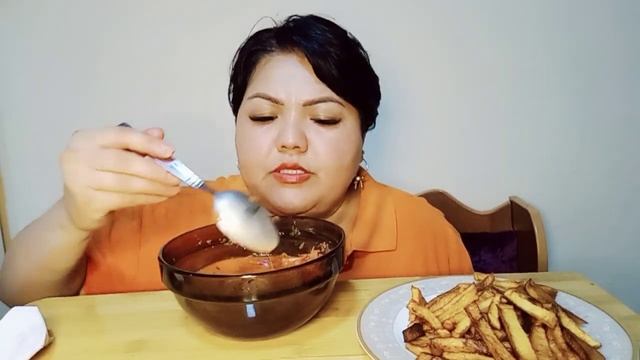 Мукбанг Борщ ?,Почти Фри /Mukbang 羅宋湯，免費/Mukbang Borscht, Free смотреть онлайн