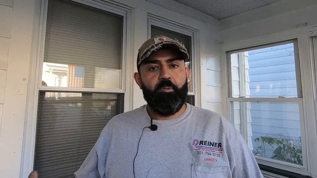 Reiner Gives Back to Father of Three and Veteran, Alex Yepes смотреть онлайн