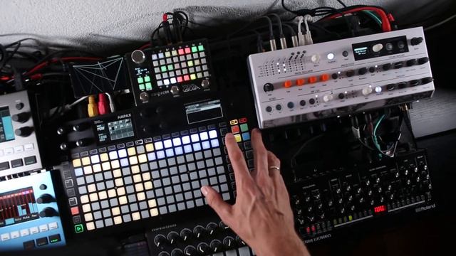 Teder - Massive Radio Live Set (hapax SE02 microfreak micromonsta bluebox blackbox zoia) смотреть онлайн