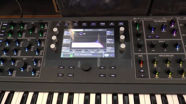 Waldorf Quantum First Contact And Presets Played