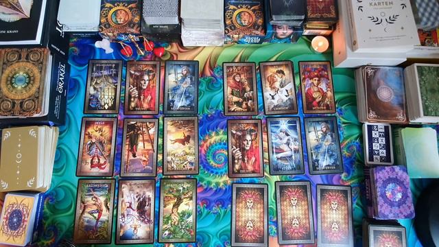 Что у него с ней? Что к тебе? Один мужчина и две женщины 🔮 смотреть онлайн