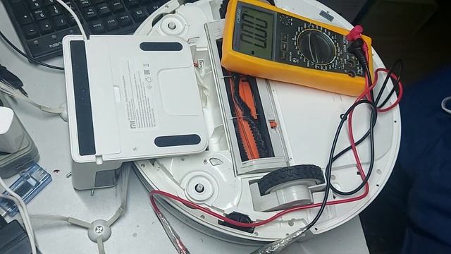 Ремонт робот пылесос Mi Robot Vacuum не заряжает, проблема с зарядкой смотреть онлайн
