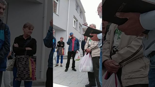 покажи нам Отца?
От Иоанна святое благовествование 14:9 смотреть онлайн