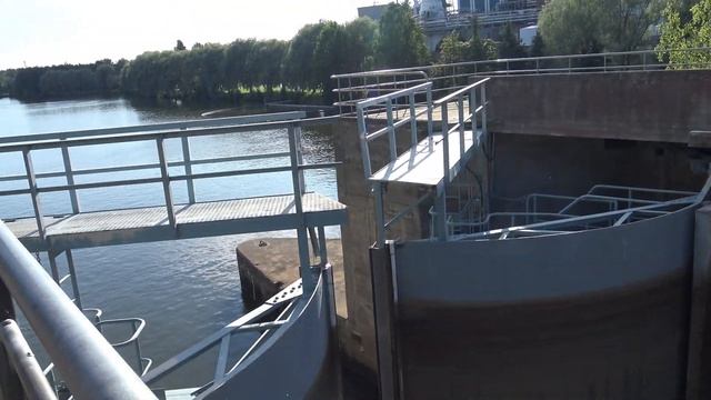 4K| (New Camera) Testing The Sony FDR-AX33 4K Handycam смотреть онлайн