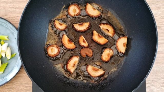 Shiitake recept. Houby Shiitake s nudlemi. смотреть онлайн