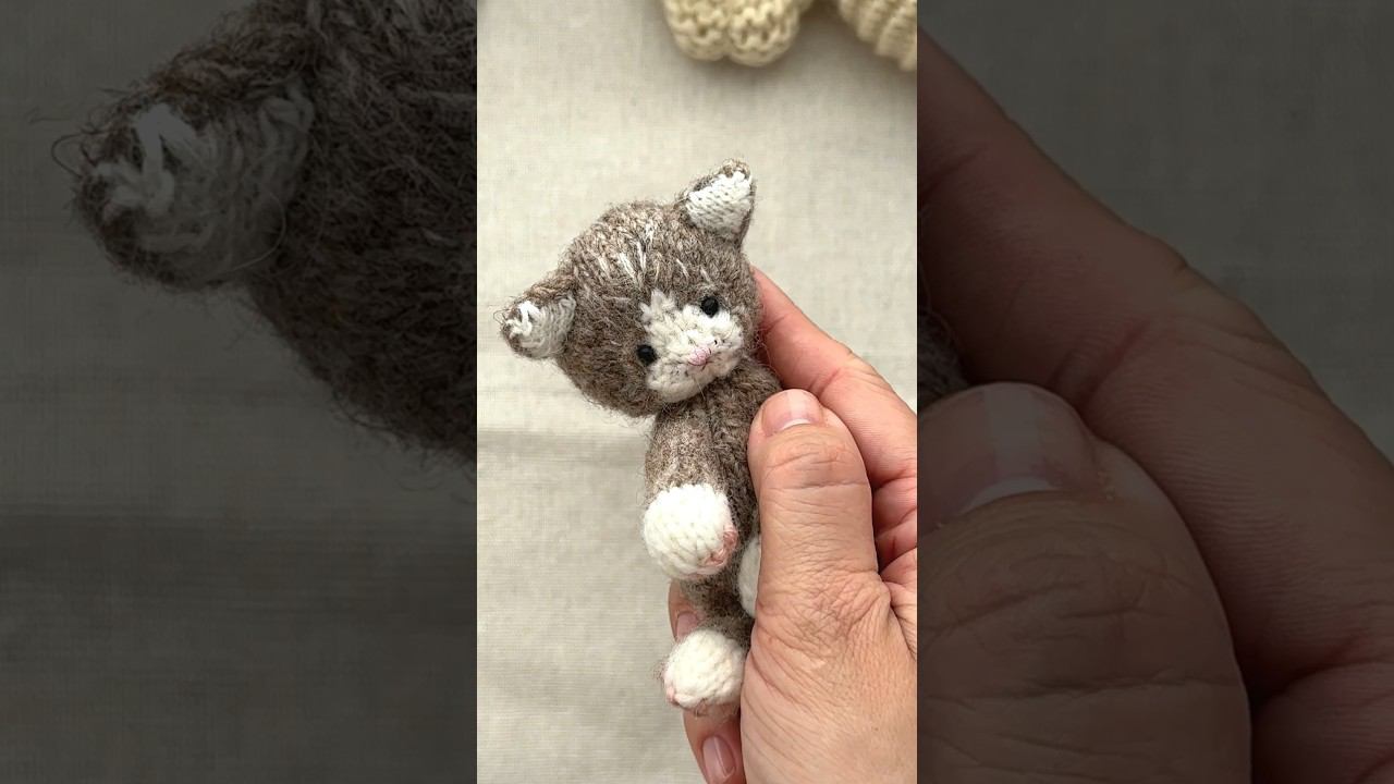 Малыш по описанию «Сидячий котенок».