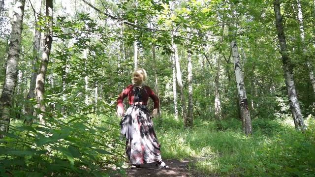 В блузке с шнурочками и бохо юбоке смотреть онлайн