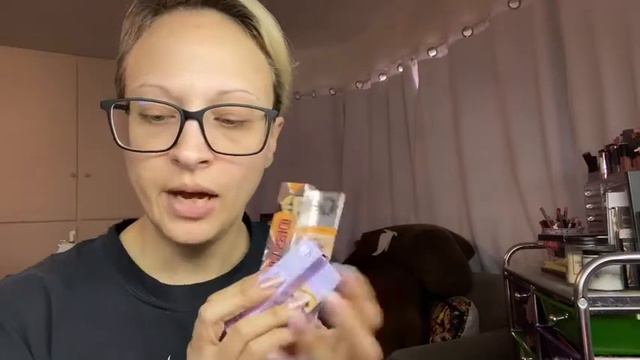 What makeup I took traveling смотреть онлайн