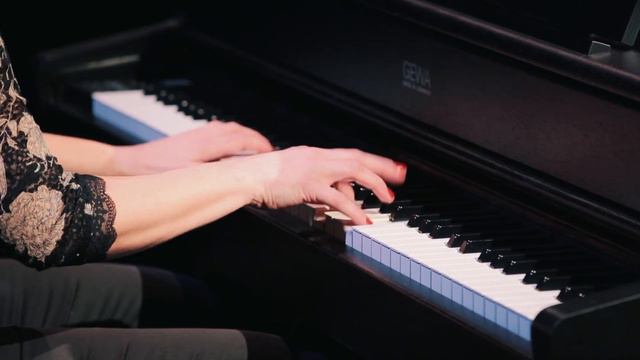 PIANO COVER 🎹 Forrest Gump "Feather Theme" - Alan Silvestri performed by Franziska Fürnberg смотреть онлайн