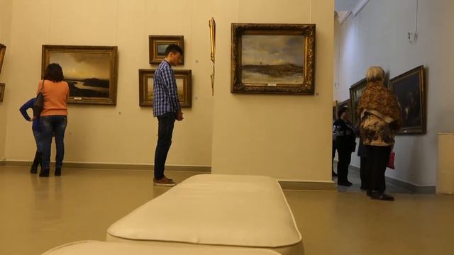 00159 НАШИ КИТАЙСКИЕ ДРУЗЬЯ И БЕЗГОЛОВЫЕ ДЕВУШКИ МАШУТ РУКАМИ В КАРТИННОЙ ГАЛЕРЕЕ and The МИККИ смотреть онлайн