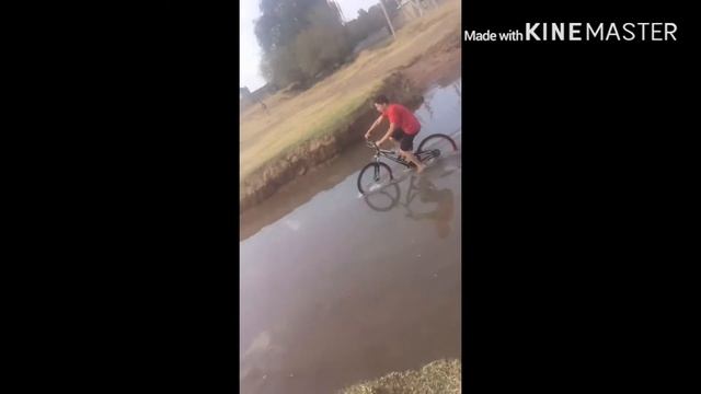 Мой первый ролик на канале ! Катаемся на велосипеде с друзьями смотреть онлайн