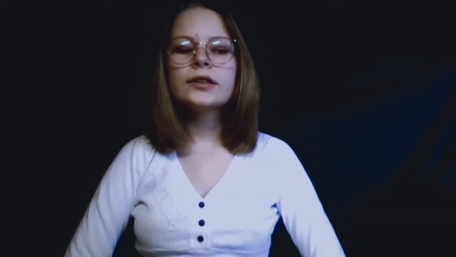 Ефимова Полина читает стихотворение С. Орлова «Его зарыли в шар земной...» смотреть онлайн